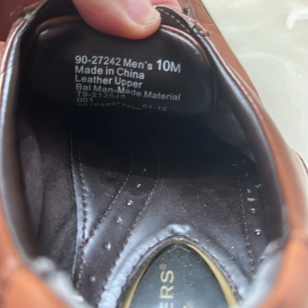 Dockers men’s leather oxford size 10.